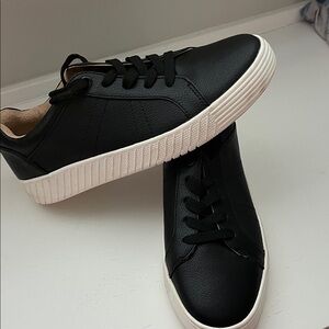 SOUL Naturalizer Kids Black Leather Sneakers